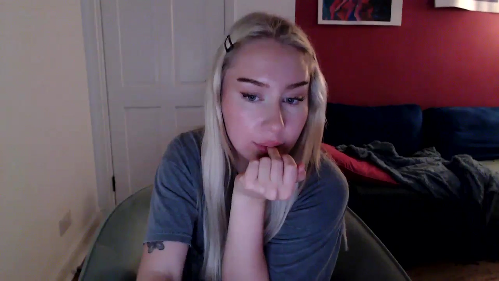 Gallery image thumbnail from PetiteAvax's myfreecams stream on, 10/14/2024, 17:44 image 10 of 20