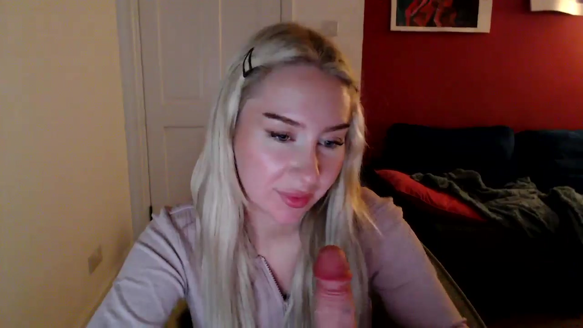 Gallery image thumbnail from PetiteAvax's myfreecams stream on, 10/14/2024, 18:30 image 2 of 20