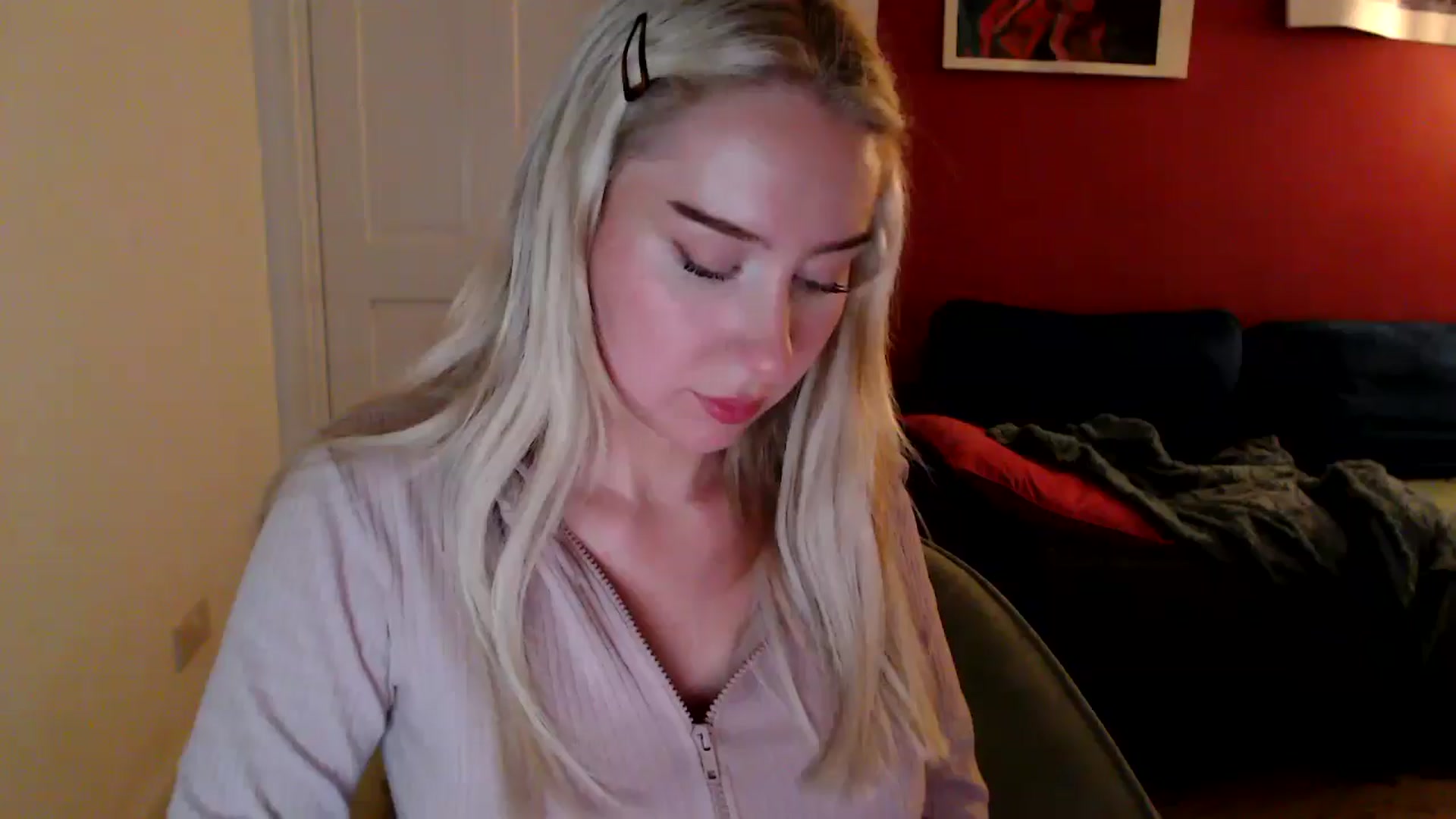 Gallery image thumbnail from PetiteAvax's myfreecams stream on, 10/14/2024, 18:30 image 14 of 20