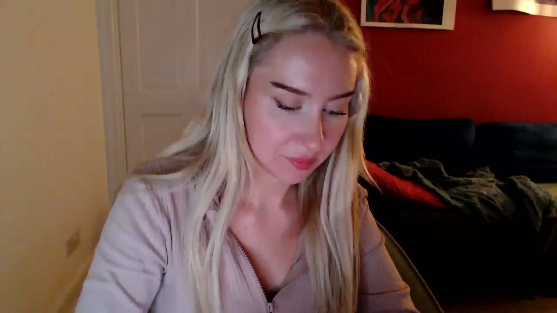 Gallery image thumbnail from PetiteAvax's myfreecams stream on, 10/14/2024, 18:30 image 13 of 20
