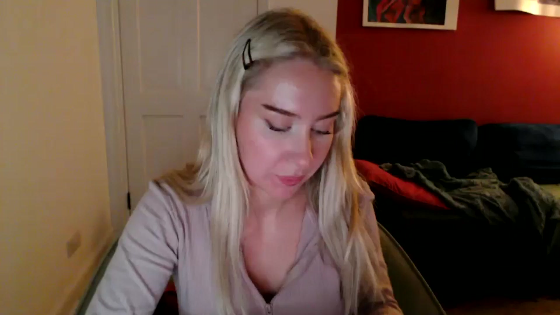 Gallery image thumbnail from PetiteAvax's myfreecams stream on, 10/14/2024, 18:30 image 12 of 20