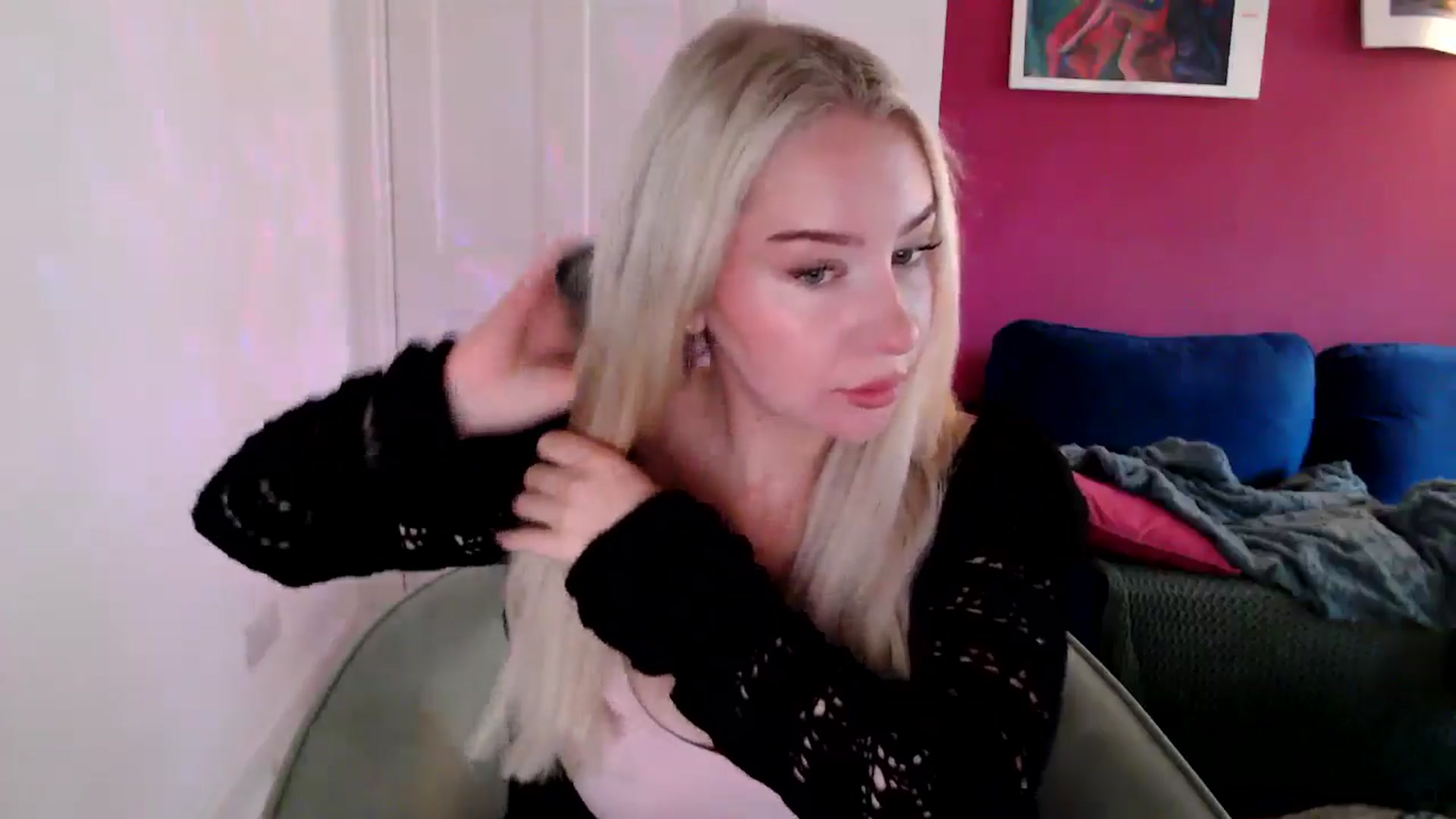 Gallery image thumbnail from PetiteAvax's myfreecams stream on, 10/15/2024, 08:23 image 9 of 20
