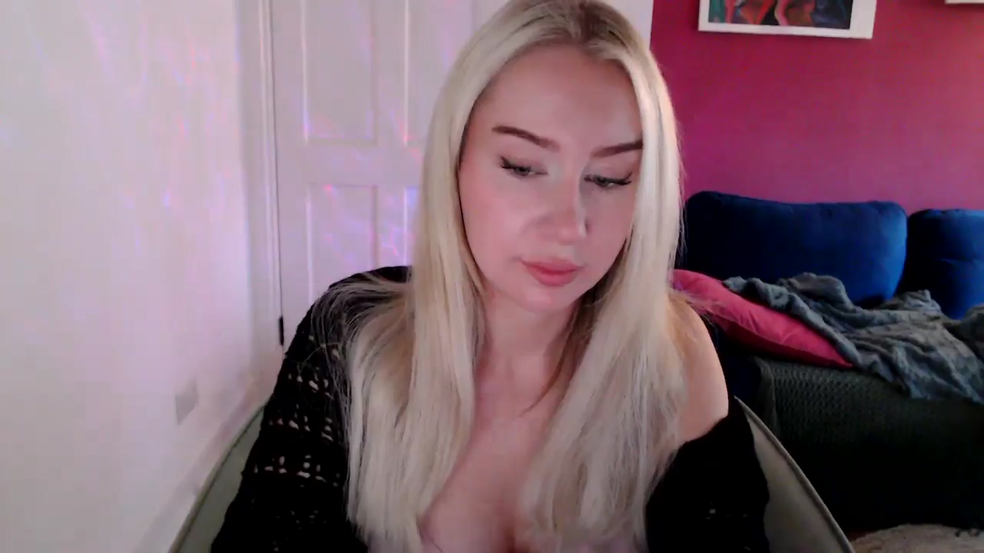 Gallery image thumbnail from PetiteAvax's myfreecams stream on, 10/15/2024, 08:51 image 11 of 20