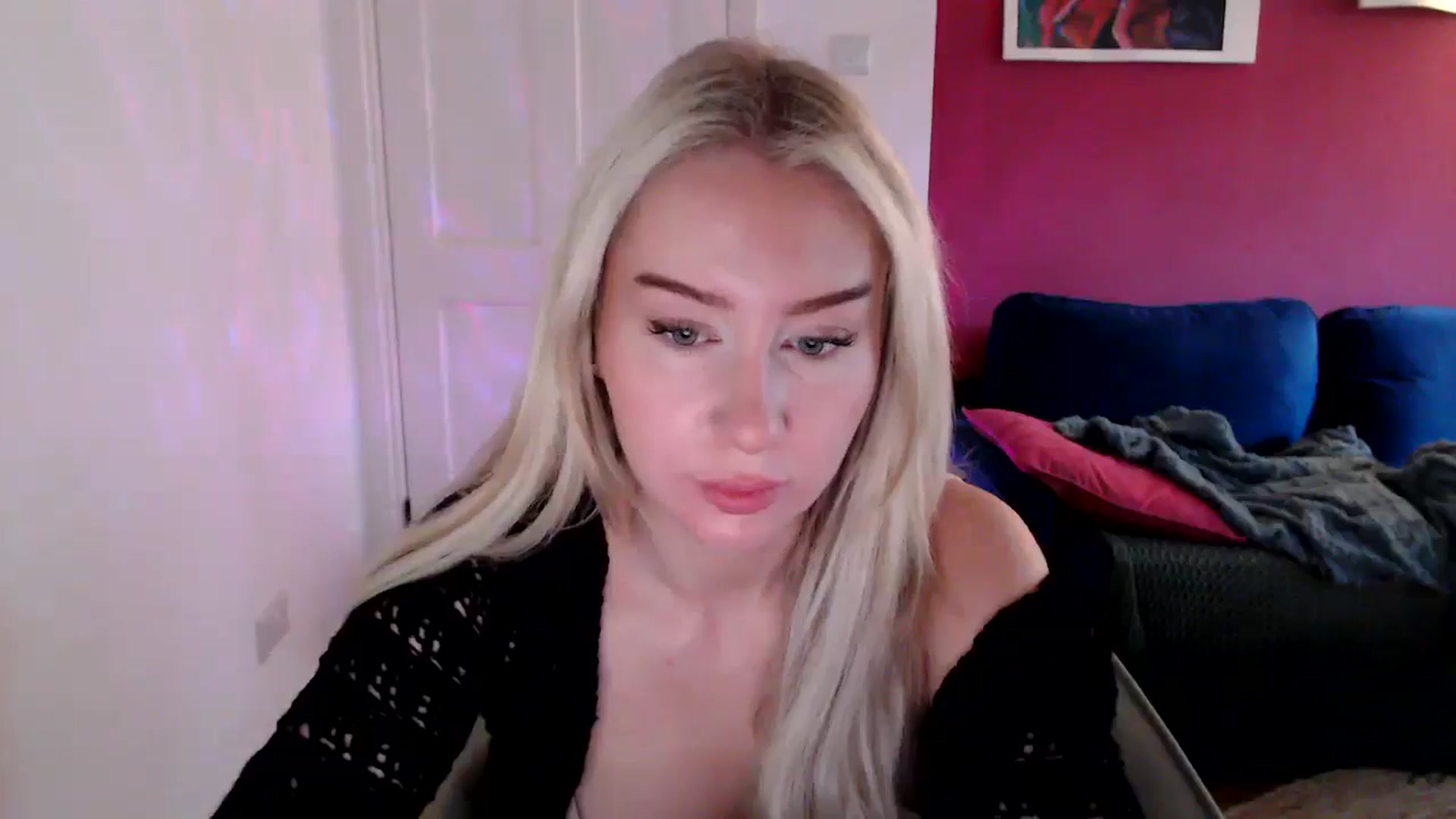 Gallery image thumbnail from PetiteAvax's myfreecams stream on, 10/15/2024, 08:51 image 19 of 20
