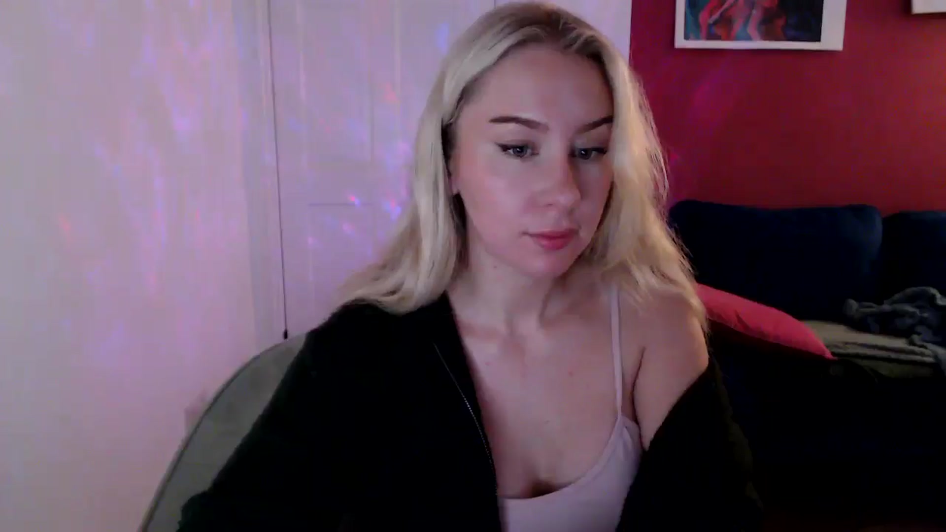 Gallery image thumbnail from PetiteAvax's myfreecams stream on, 10/15/2024, 19:06 image 10 of 20