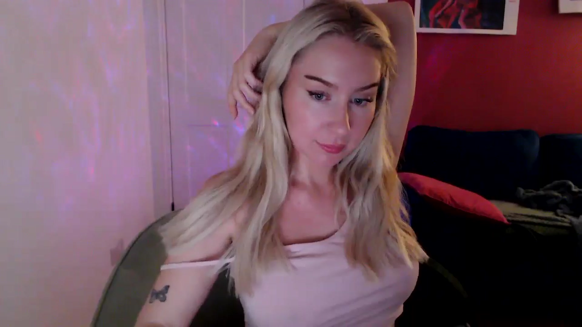 Gallery image thumbnail from PetiteAvax's myfreecams stream on, 10/15/2024, 19:06 image 4 of 20
