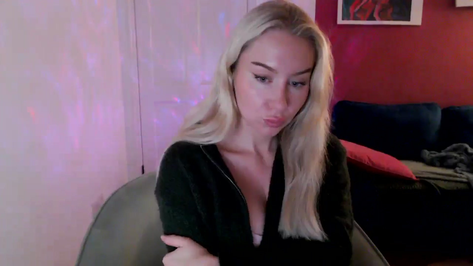 Gallery image thumbnail from PetiteAvax's myfreecams stream on, 10/15/2024, 19:06 image 9 of 20