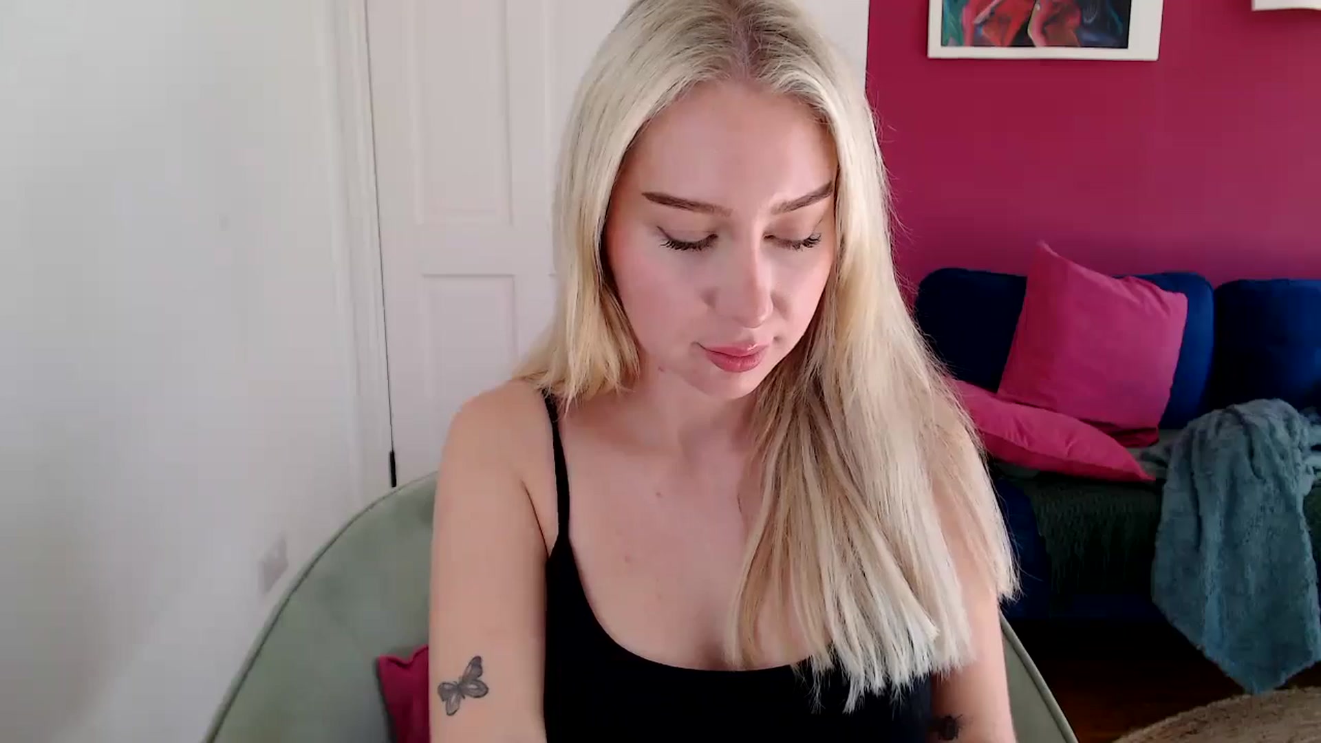 Gallery image thumbnail from PetiteAvax's myfreecams stream on, 10/16/2024, 12:07 image 13 of 20