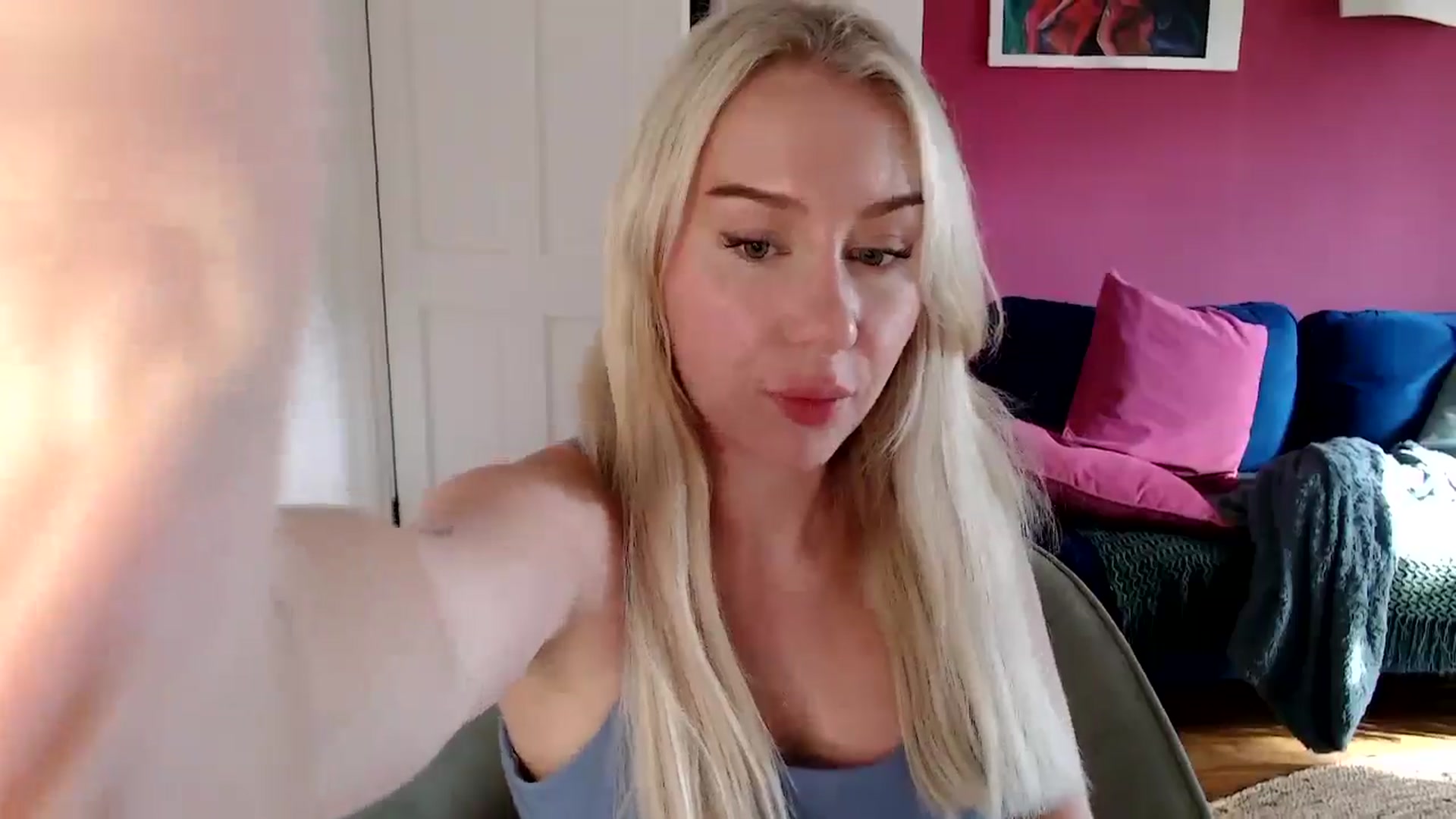 Gallery image thumbnail from PetiteAvax's myfreecams stream on, 10/16/2024, 14:22 image 2 of 20
