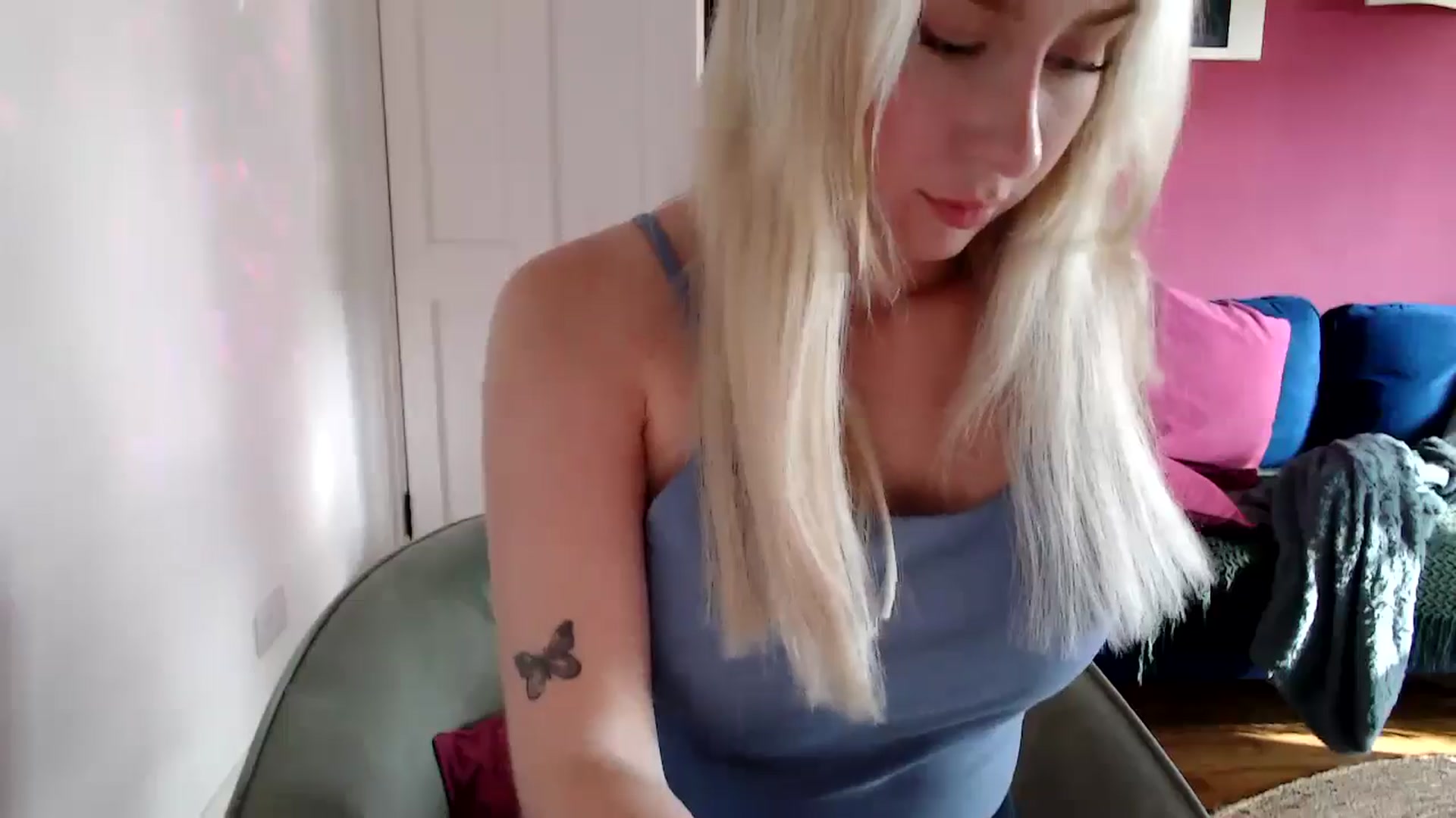Gallery image thumbnail from PetiteAvax's myfreecams stream on, 10/16/2024, 14:22 image 10 of 20