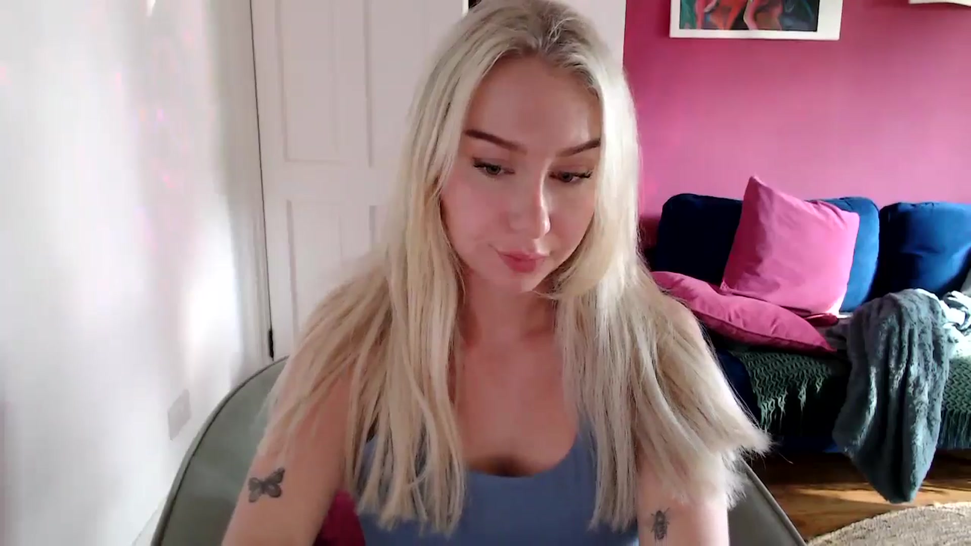 Gallery image thumbnail from PetiteAvax's myfreecams stream on, 10/16/2024, 14:22 image 7 of 20