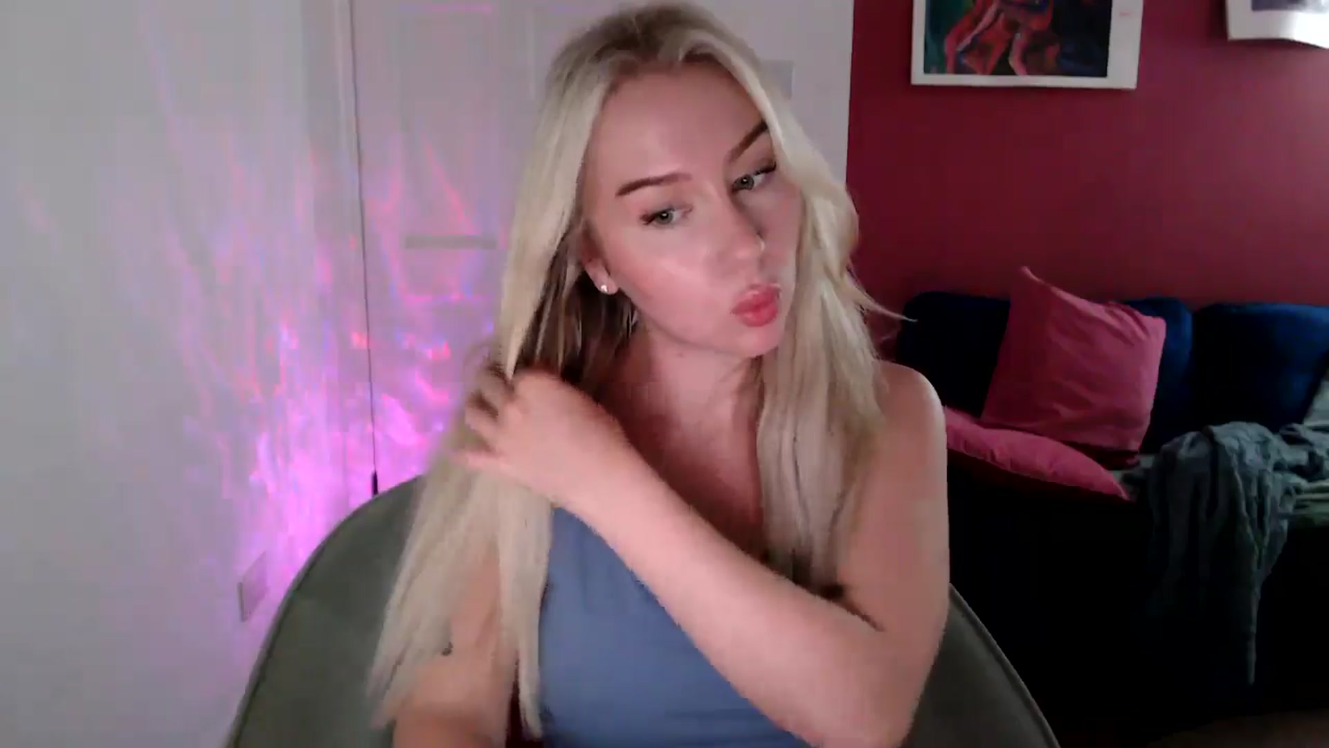 Gallery image thumbnail from PetiteAvax's myfreecams stream on, 10/16/2024, 17:12 image 12 of 20