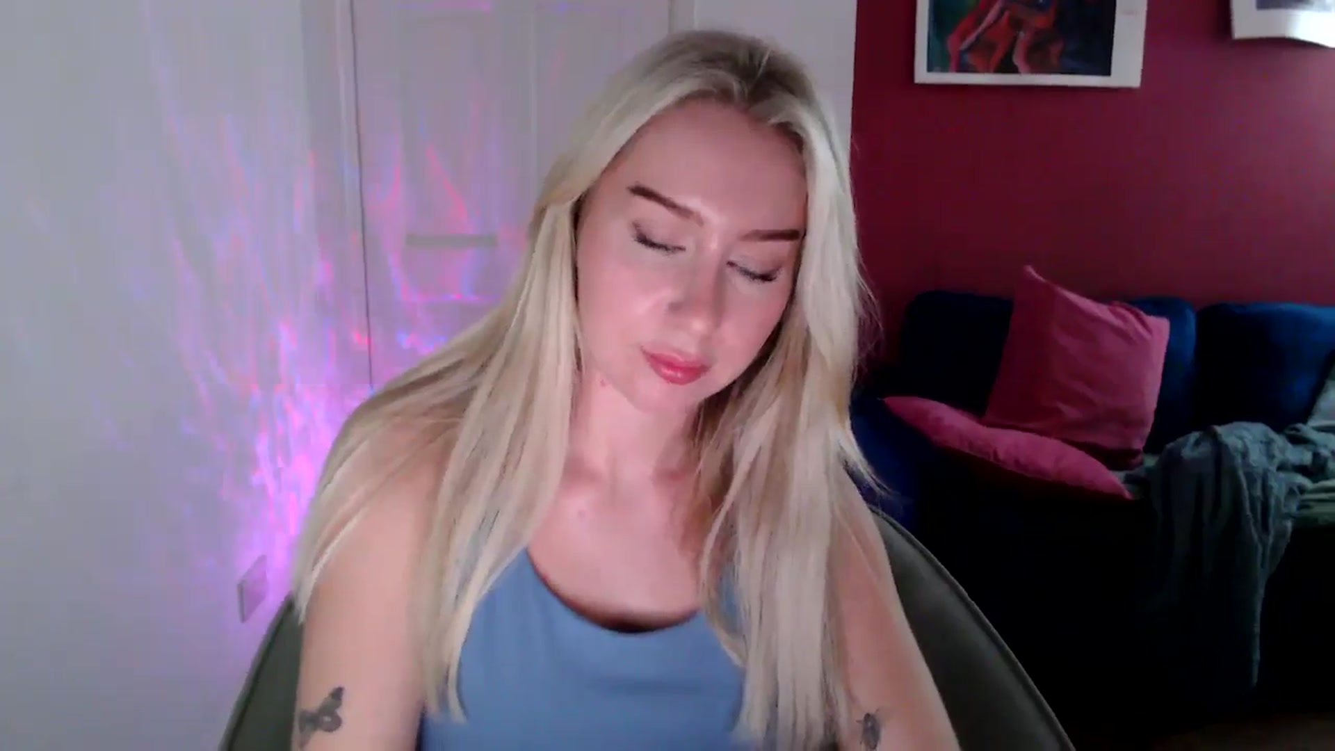 Gallery image thumbnail from PetiteAvax's myfreecams stream on, 10/16/2024, 17:12 image 13 of 20