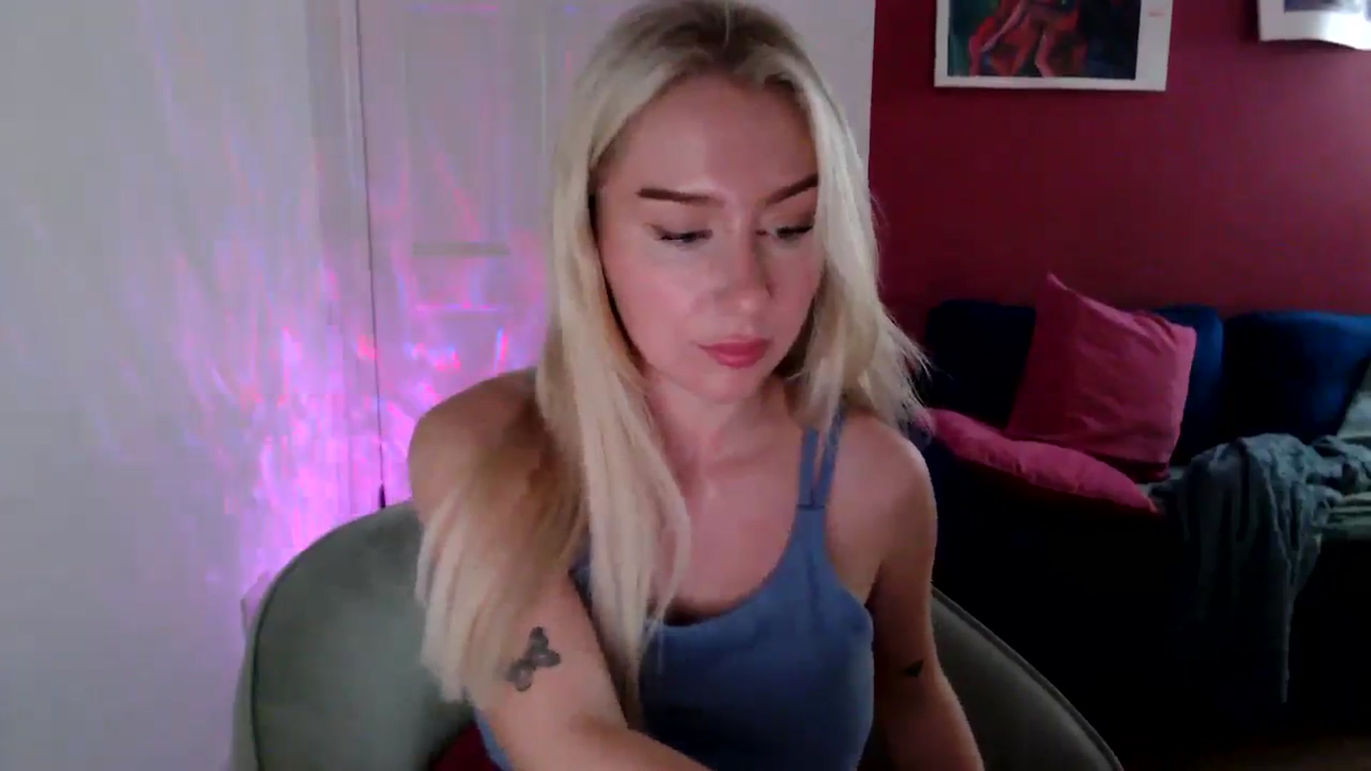 Gallery image thumbnail from PetiteAvax's myfreecams stream on, 10/16/2024, 17:12 image 16 of 20