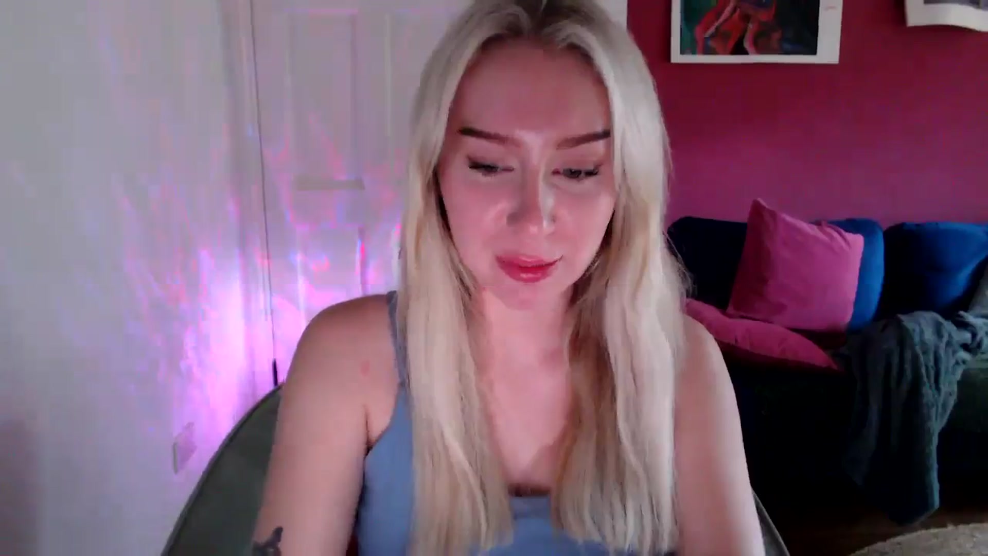 Gallery image thumbnail from PetiteAvax's myfreecams stream on, 10/16/2024, 17:12 image 6 of 20