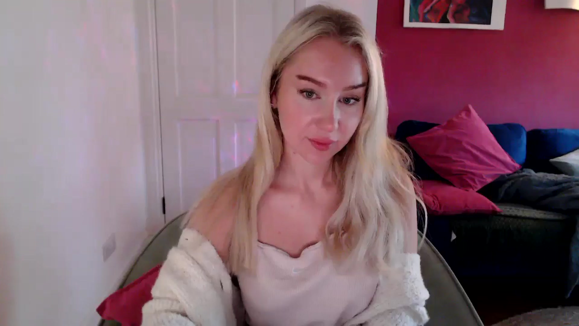 Gallery image thumbnail from PetiteAvax's myfreecams stream on, 10/17/2024, 09:45 image 8 of 20