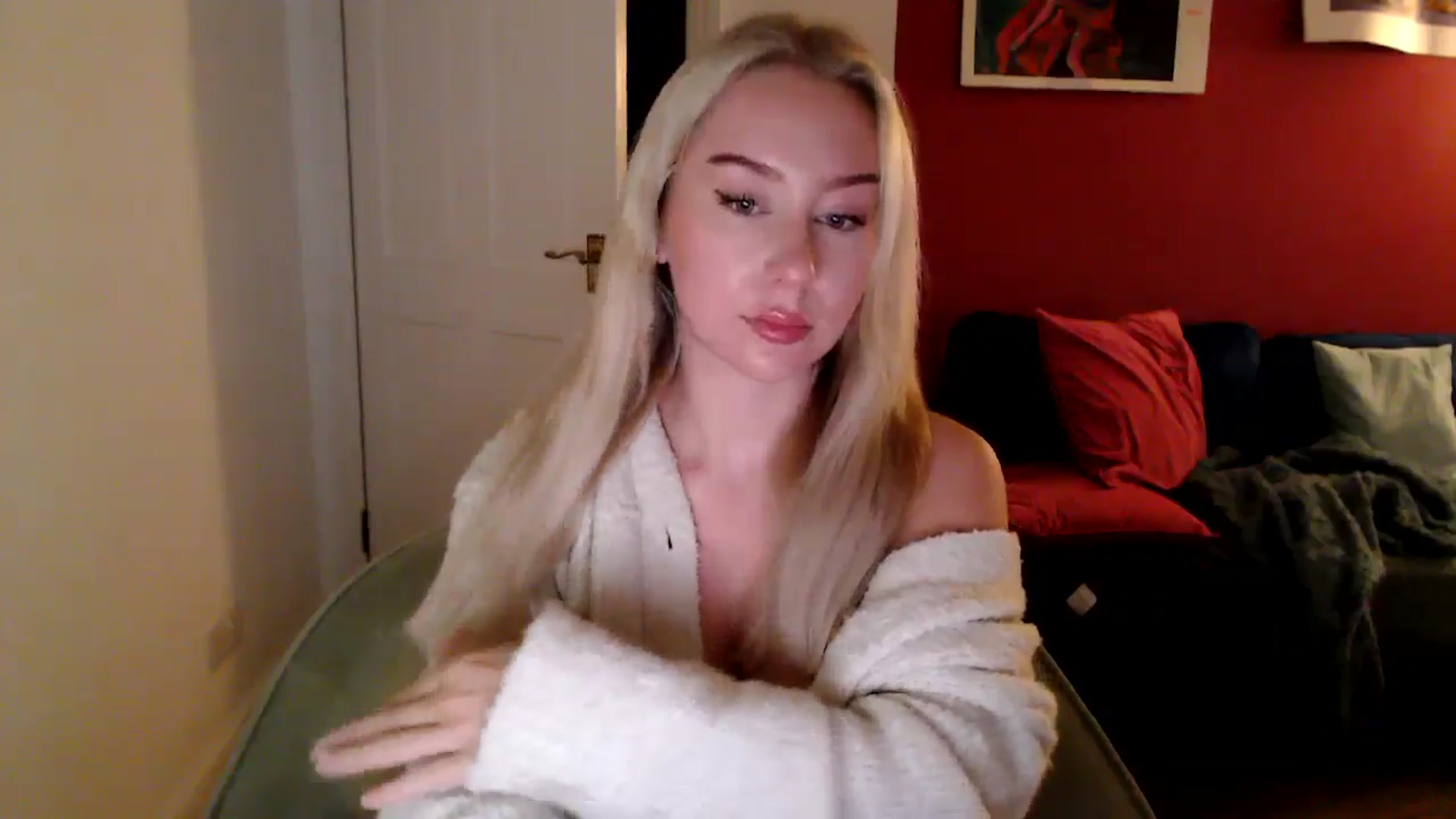 Gallery image thumbnail from PetiteAvax's myfreecams stream on, 10/17/2024, 17:48 image 14 of 20