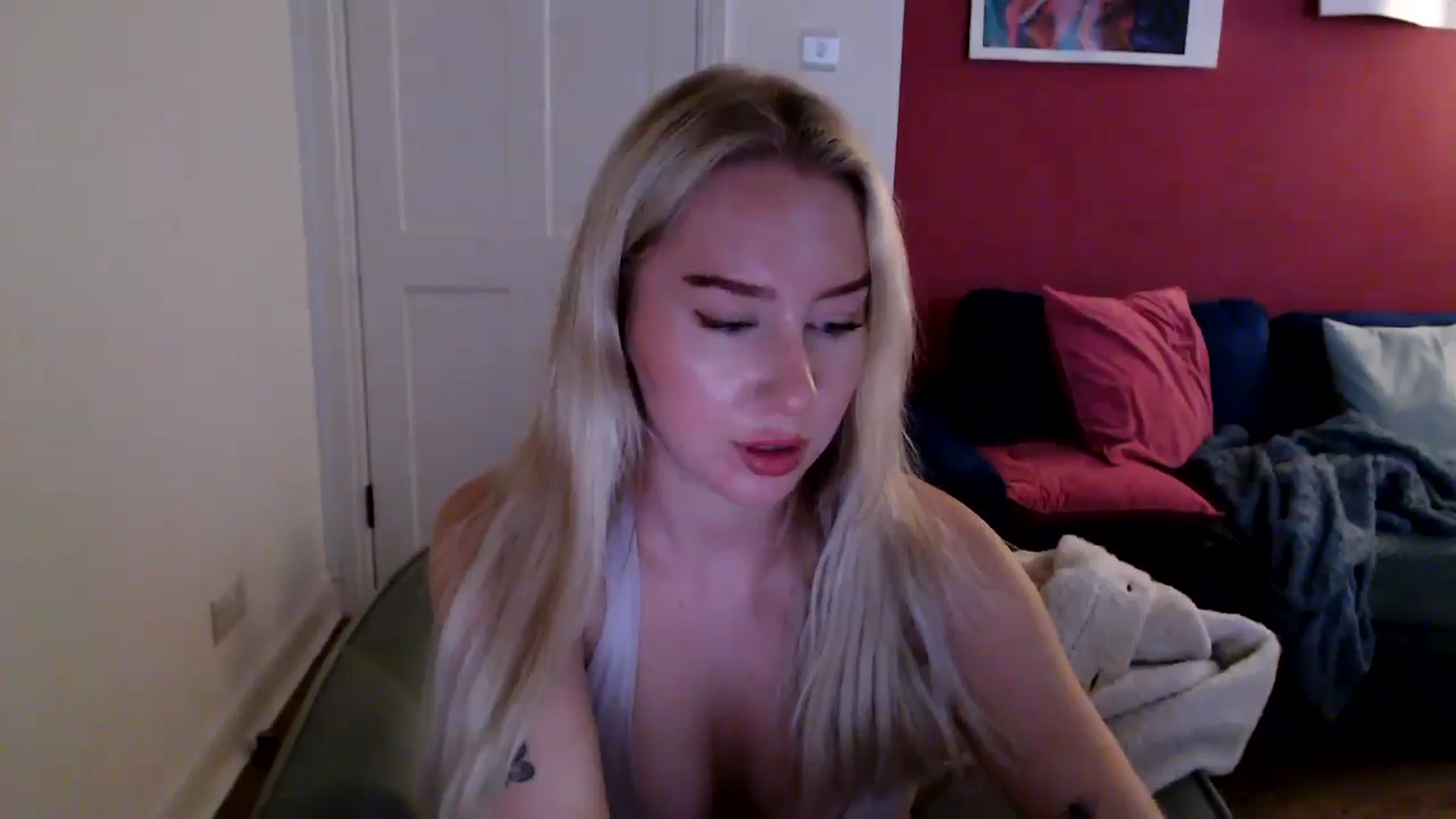 Gallery image thumbnail from PetiteAvax's myfreecams stream on, 10/17/2024, 19:01 image 20 of 20