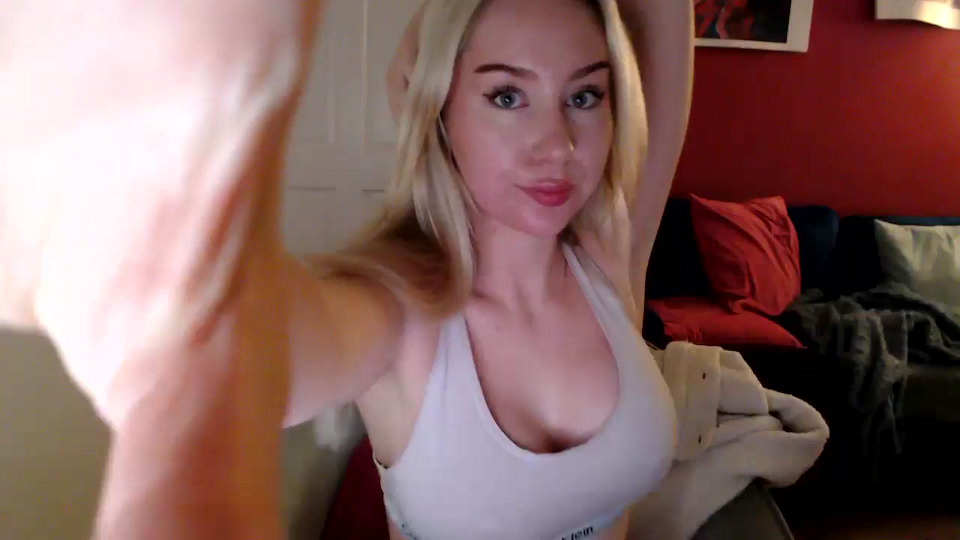 Gallery image thumbnail from PetiteAvax's myfreecams stream on, 10/17/2024, 19:01 image 12 of 20