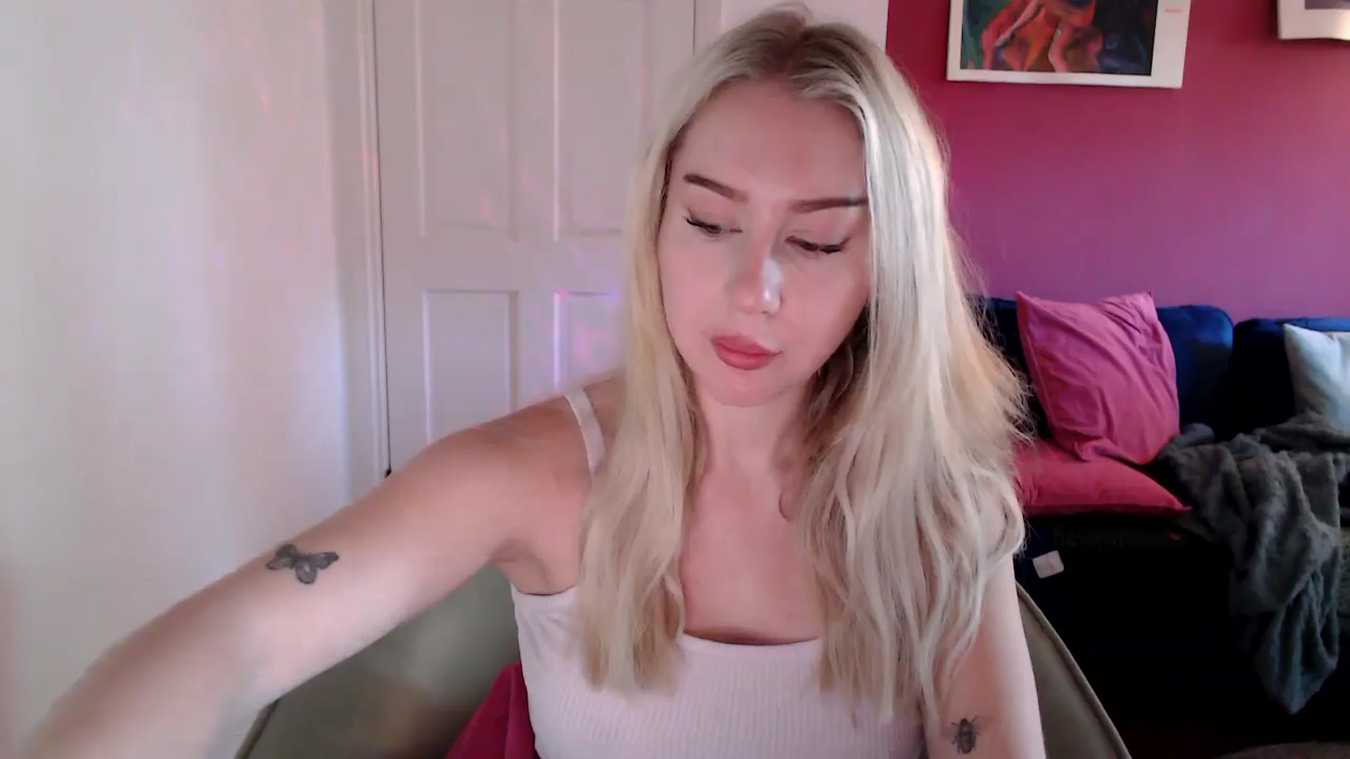 Gallery image thumbnail from PetiteAvax's myfreecams stream on, 10/18/2024, 09:08 image 3 of 20