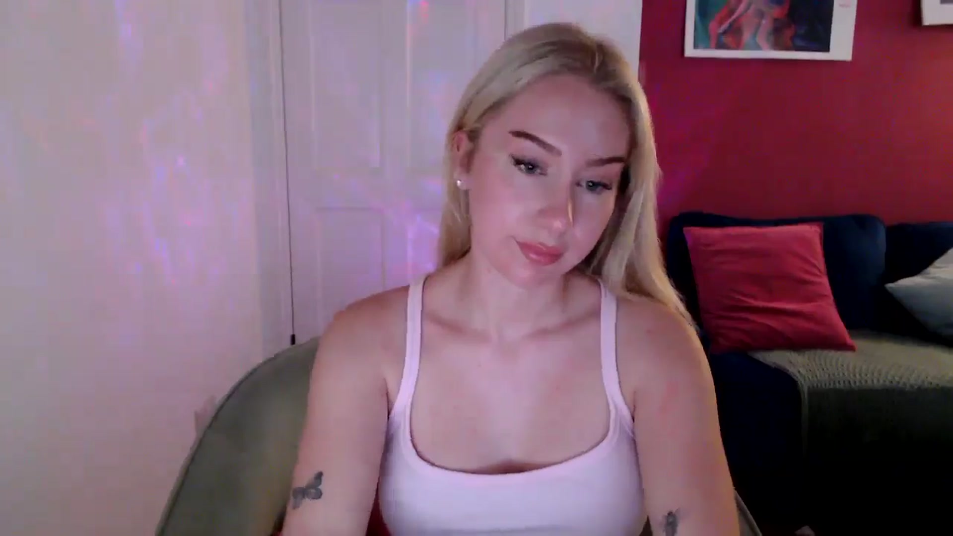 Gallery image thumbnail from PetiteAvax's myfreecams stream on, 10/19/2024, 18:37 image 5 of 20