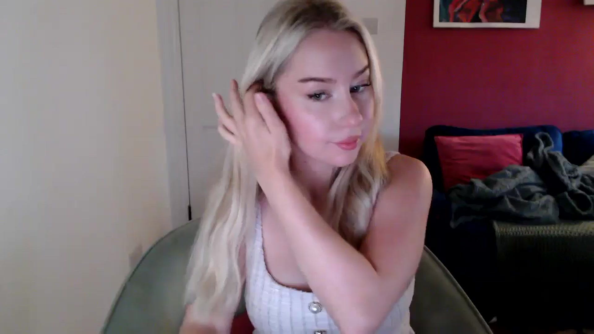 Gallery image thumbnail from PetiteAvax's myfreecams stream on, 10/20/2024, 09:30 image 16 of 20