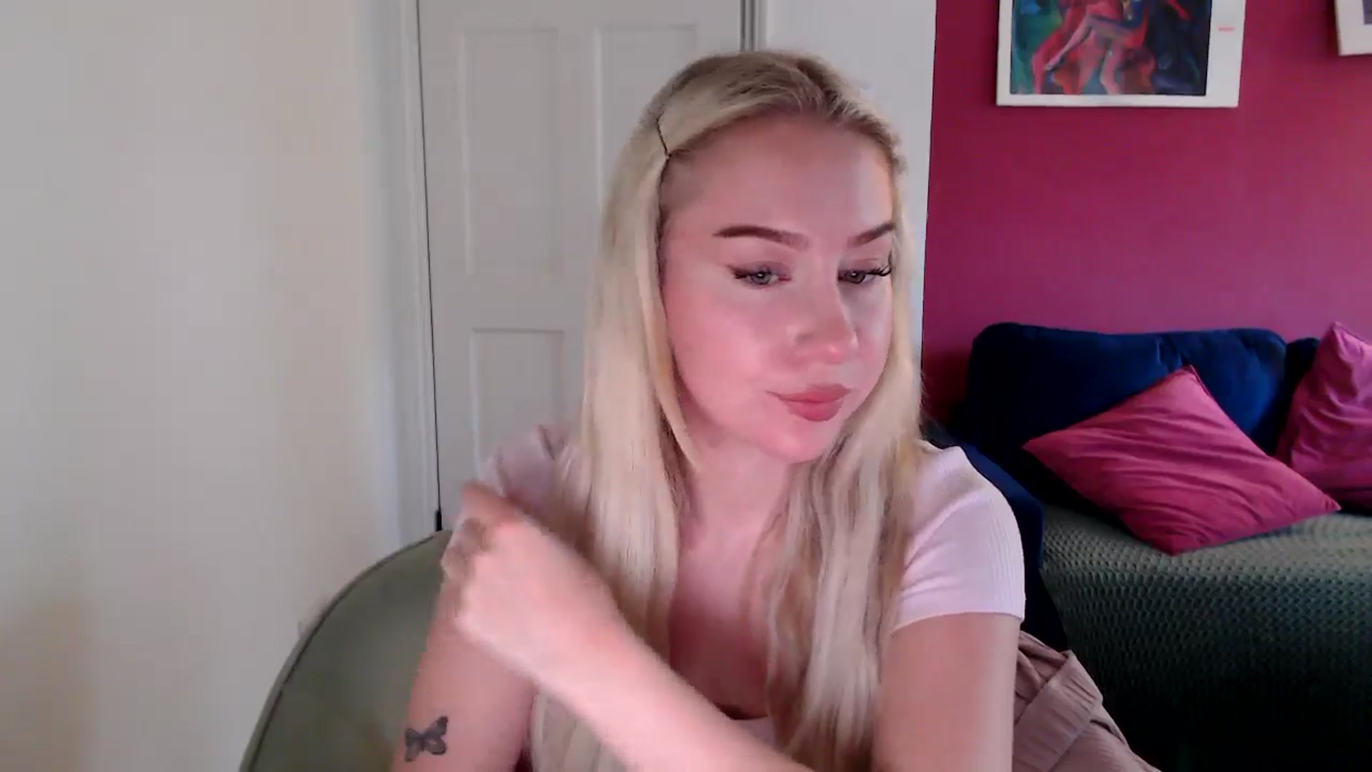 Gallery image thumbnail from PetiteAvax's myfreecams stream on, 10/22/2024, 15:58 image 2 of 20