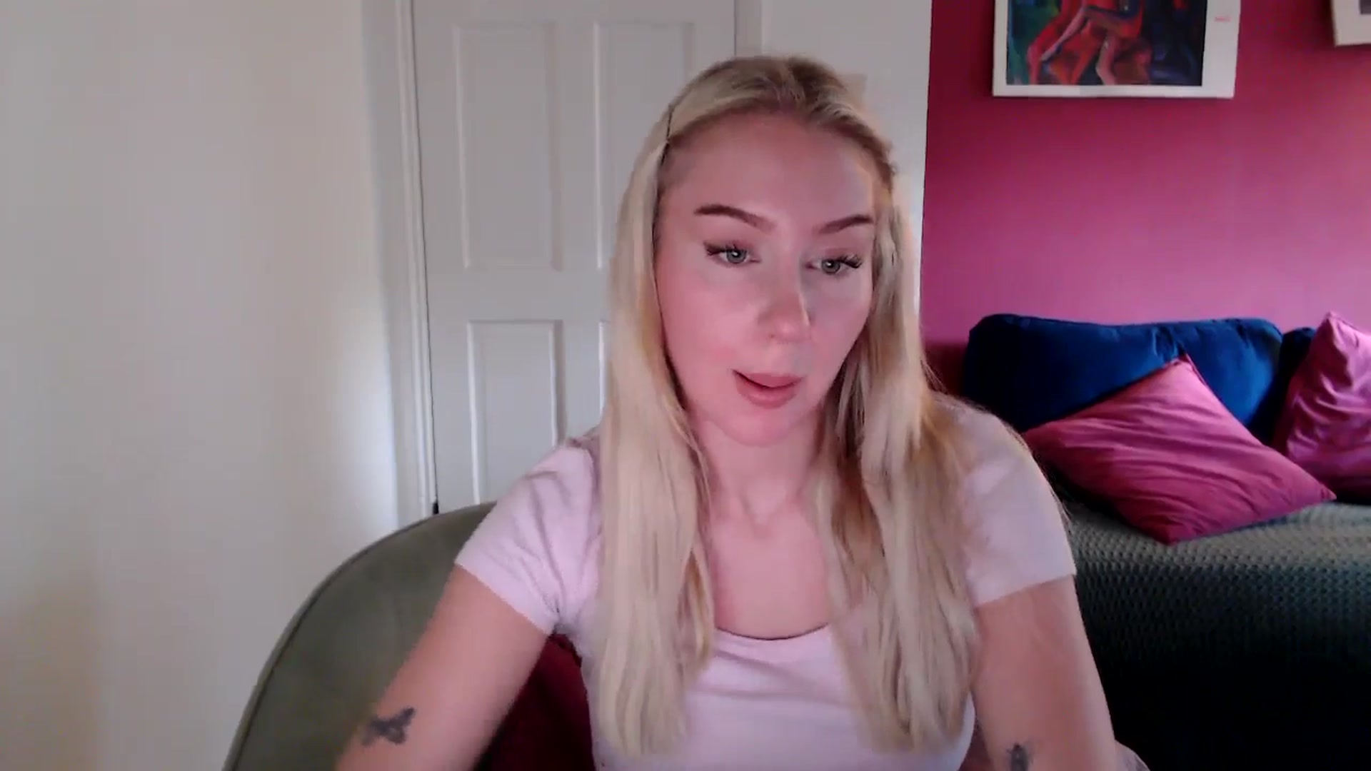 Gallery image thumbnail from PetiteAvax's myfreecams stream on, 10/22/2024, 15:58 image 17 of 20
