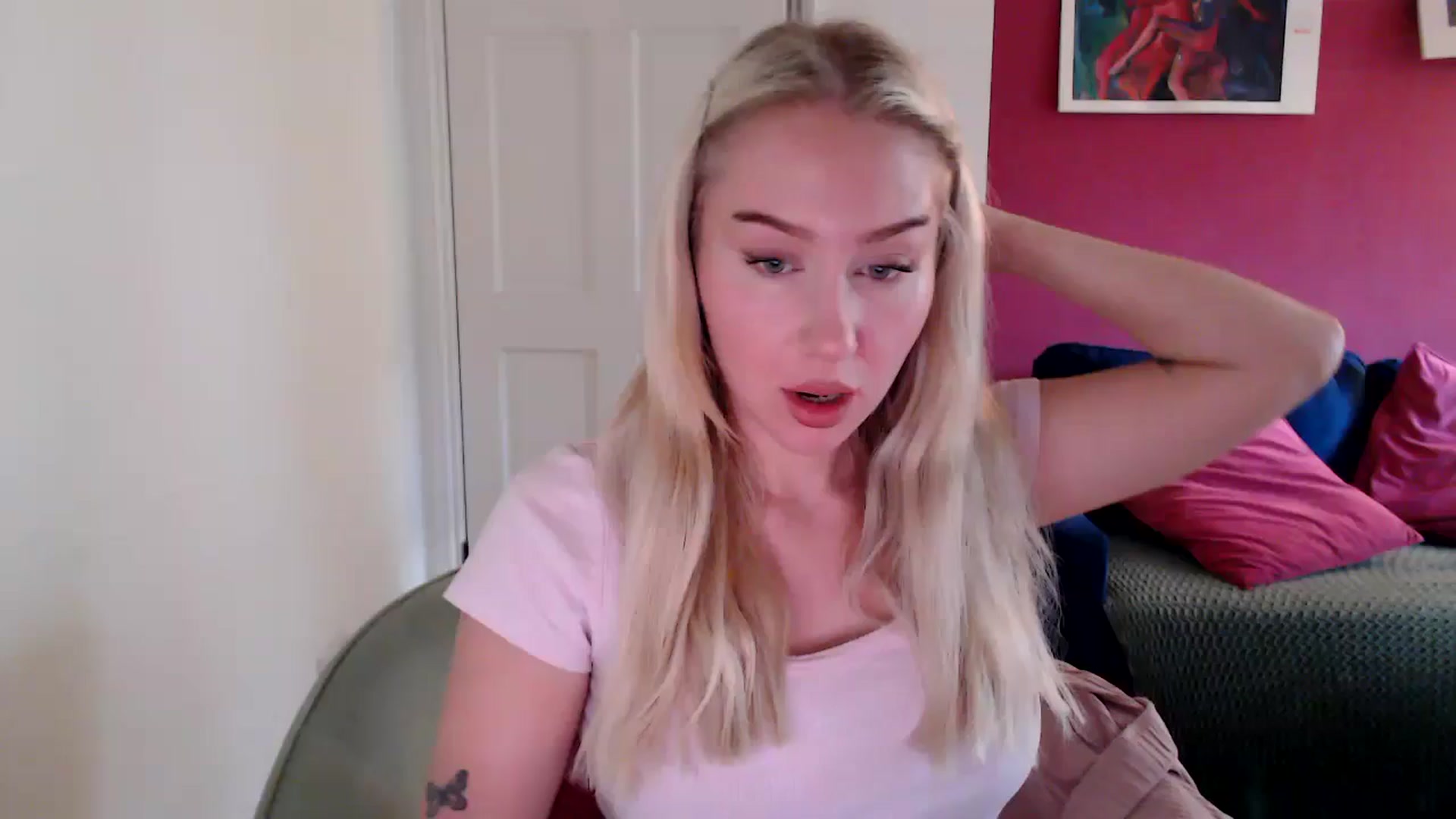 Gallery image thumbnail from PetiteAvax's myfreecams stream on, 10/22/2024, 15:58 image 1 of 20