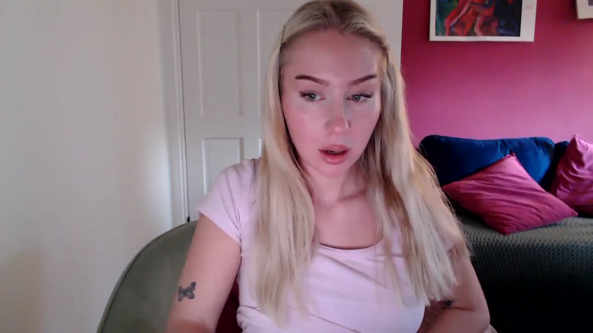 Gallery image thumbnail from PetiteAvax's myfreecams stream on, 10/22/2024, 15:58 image 16 of 20