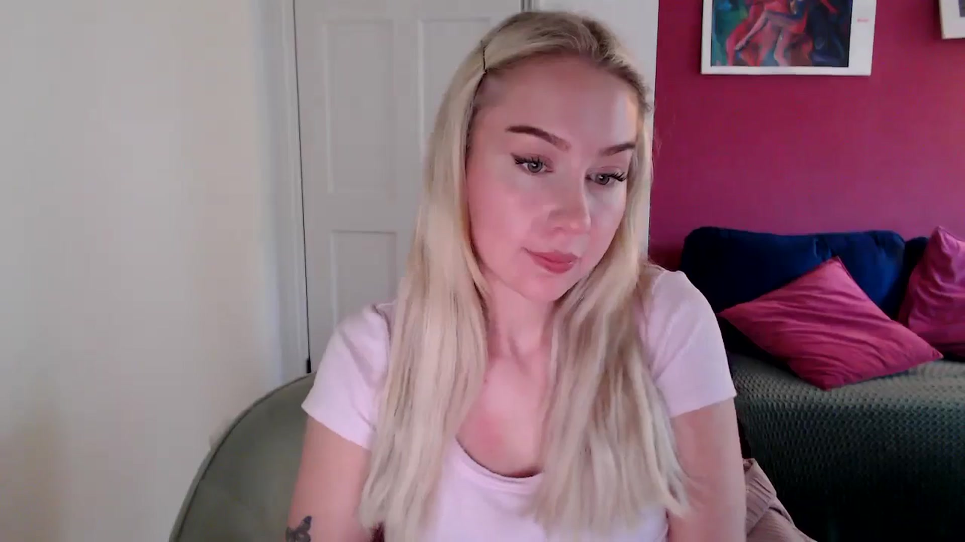 Gallery image thumbnail from PetiteAvax's myfreecams stream on, 10/22/2024, 15:58 image 4 of 20