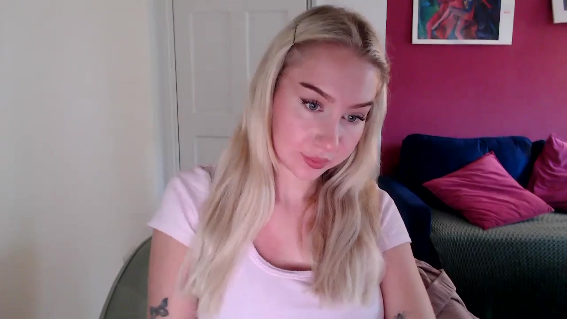 Gallery image thumbnail from PetiteAvax's myfreecams stream on, 10/22/2024, 15:58 image 3 of 20