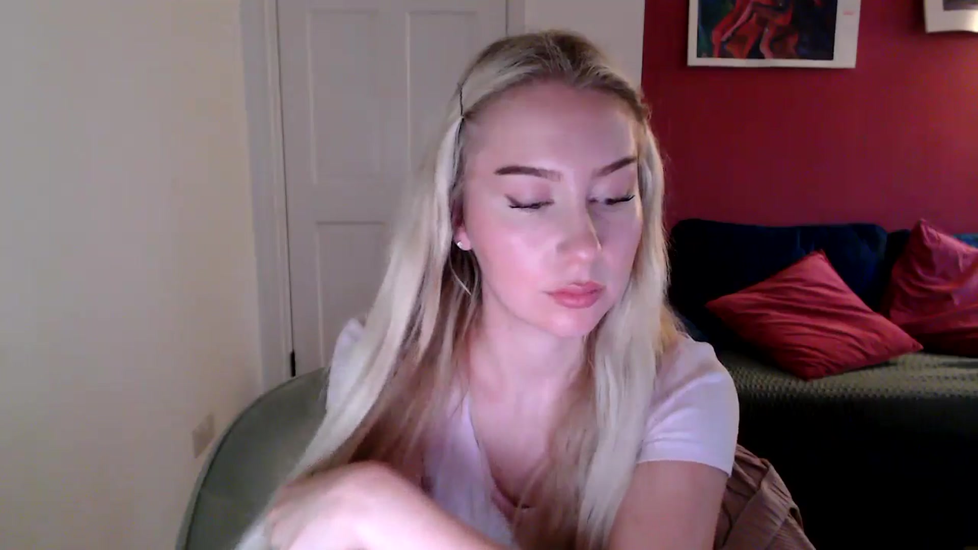 Gallery image thumbnail from PetiteAvax's myfreecams stream on, 10/22/2024, 16:37 image 20 of 20