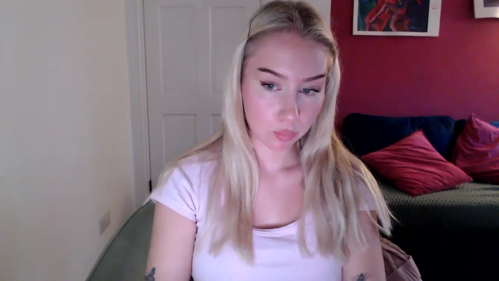 Gallery image thumbnail from PetiteAvax's myfreecams stream on, 10/22/2024, 16:37 image 12 of 20
