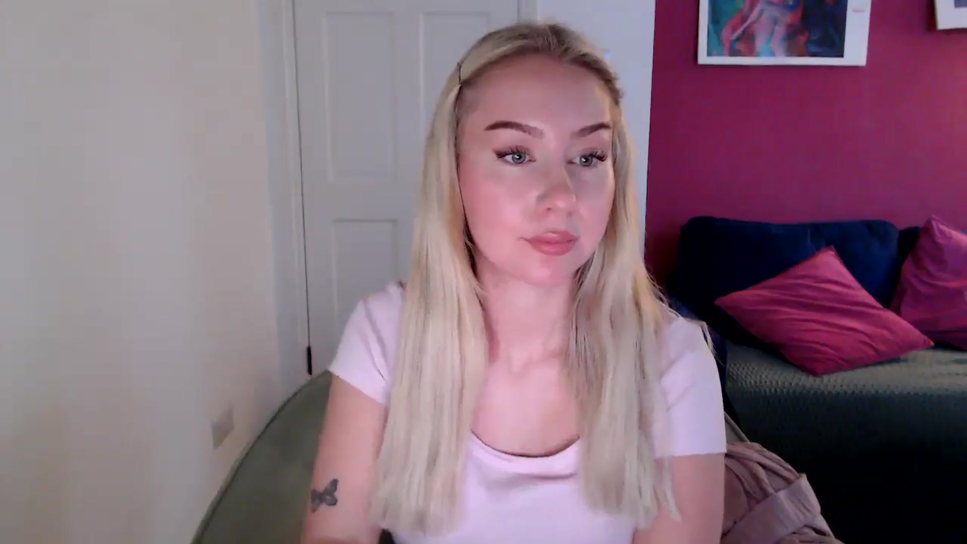 Gallery image thumbnail from PetiteAvax's myfreecams stream on, 10/22/2024, 16:37 image 5 of 20