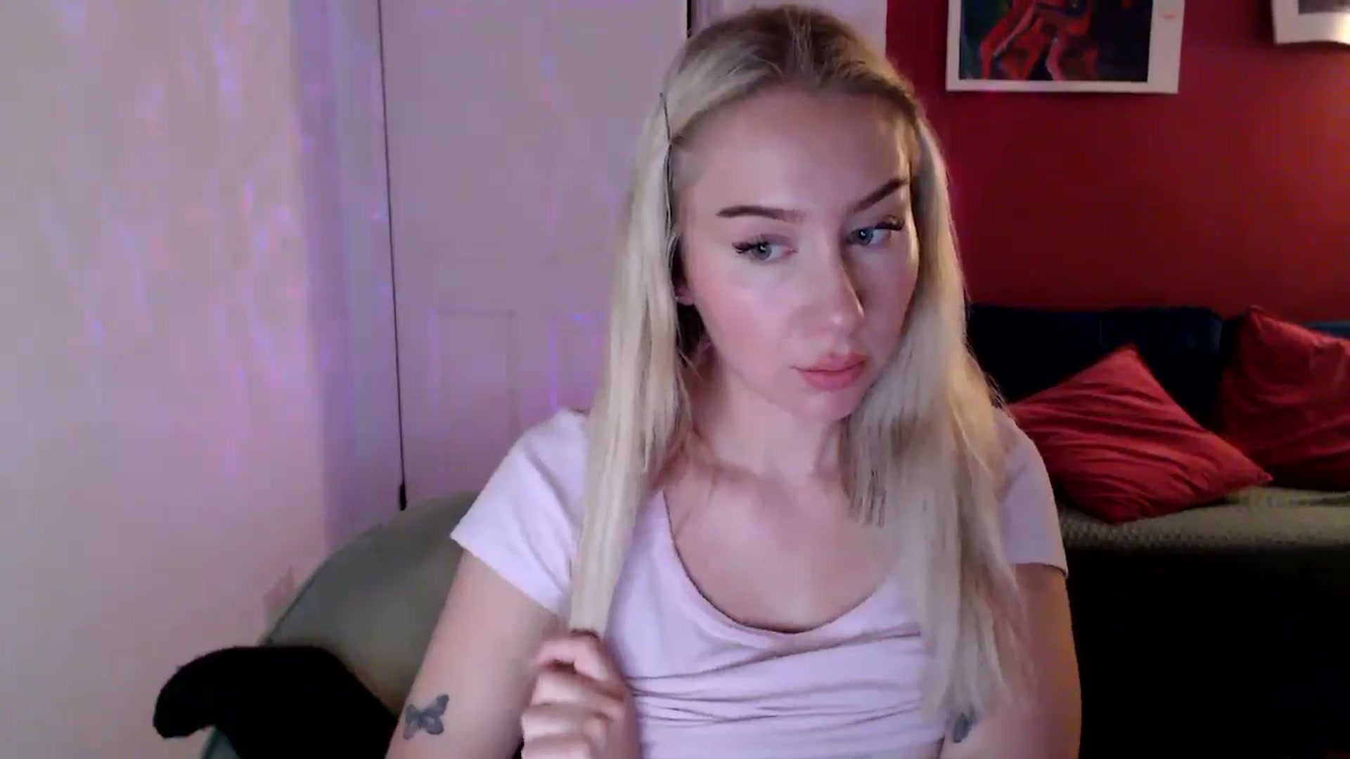 Gallery image thumbnail from PetiteAvax's myfreecams stream on, 10/22/2024, 17:12 image 17 of 20