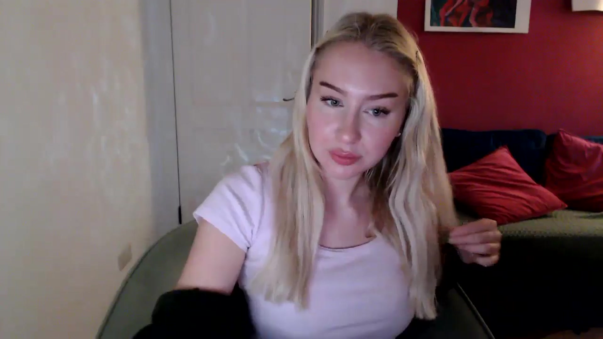 Gallery image thumbnail from PetiteAvax's myfreecams stream on, 10/22/2024, 17:12 image 2 of 20