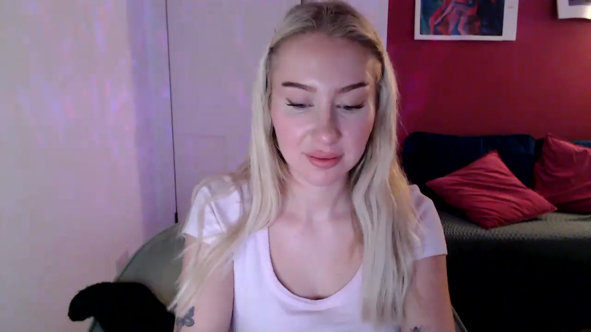 Gallery image thumbnail from PetiteAvax's myfreecams stream on, 10/22/2024, 17:12 image 11 of 20