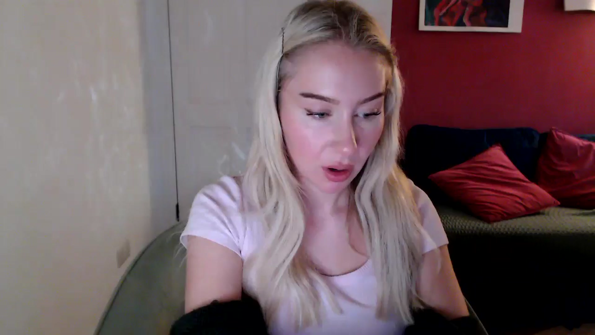 Gallery image thumbnail from PetiteAvax's myfreecams stream on, 10/22/2024, 17:12 image 1 of 20