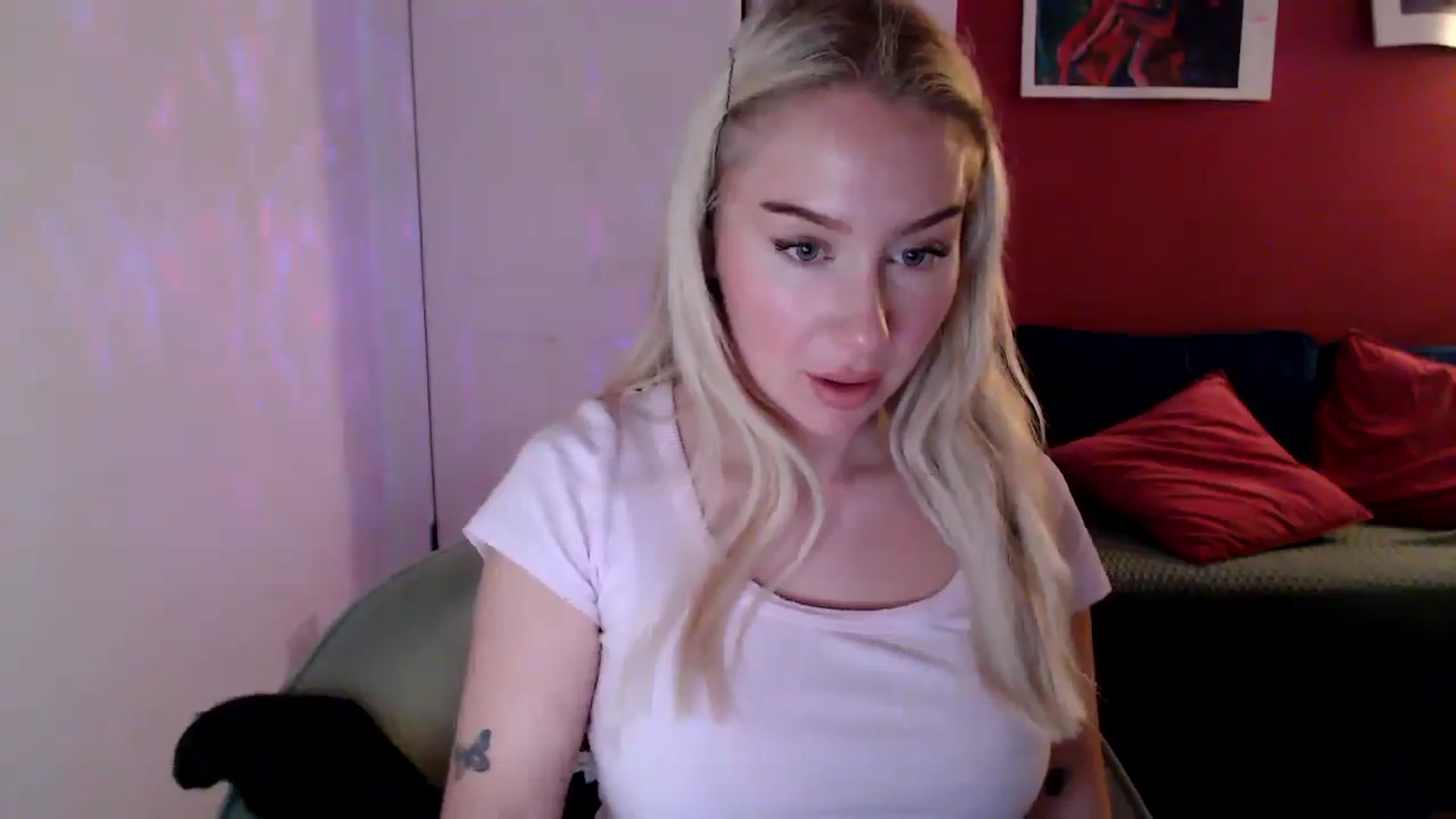 Gallery image thumbnail from PetiteAvax's myfreecams stream on, 10/22/2024, 17:12 image 9 of 20