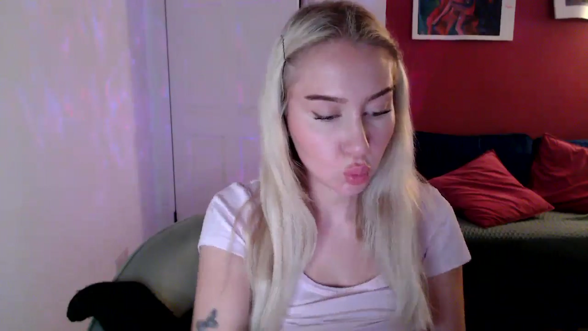 Gallery image thumbnail from PetiteAvax's myfreecams stream on, 10/22/2024, 17:12 image 19 of 20