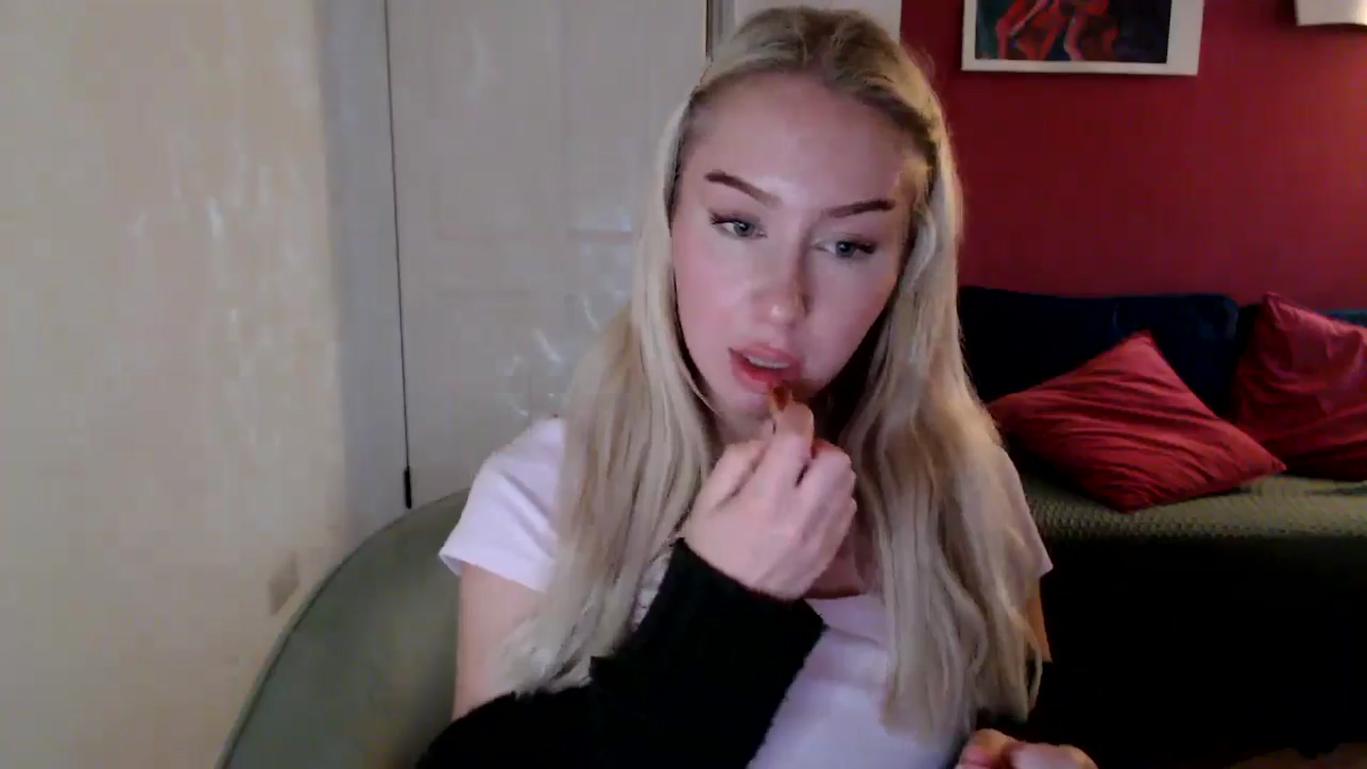Gallery image thumbnail from PetiteAvax's myfreecams stream on, 10/22/2024, 17:12 image 3 of 20