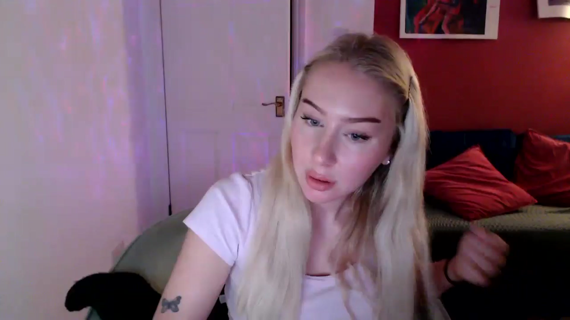 Gallery image thumbnail from PetiteAvax's myfreecams stream on, 10/22/2024, 17:12 image 15 of 20