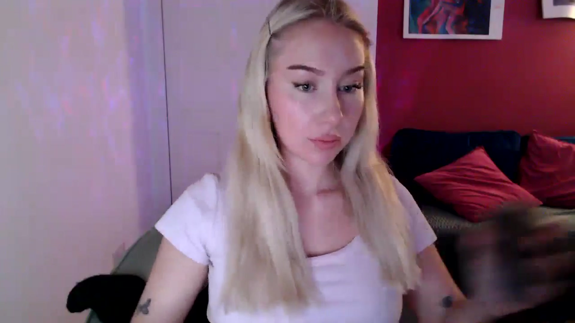 Gallery image thumbnail from PetiteAvax's myfreecams stream on, 10/22/2024, 17:12 image 12 of 20