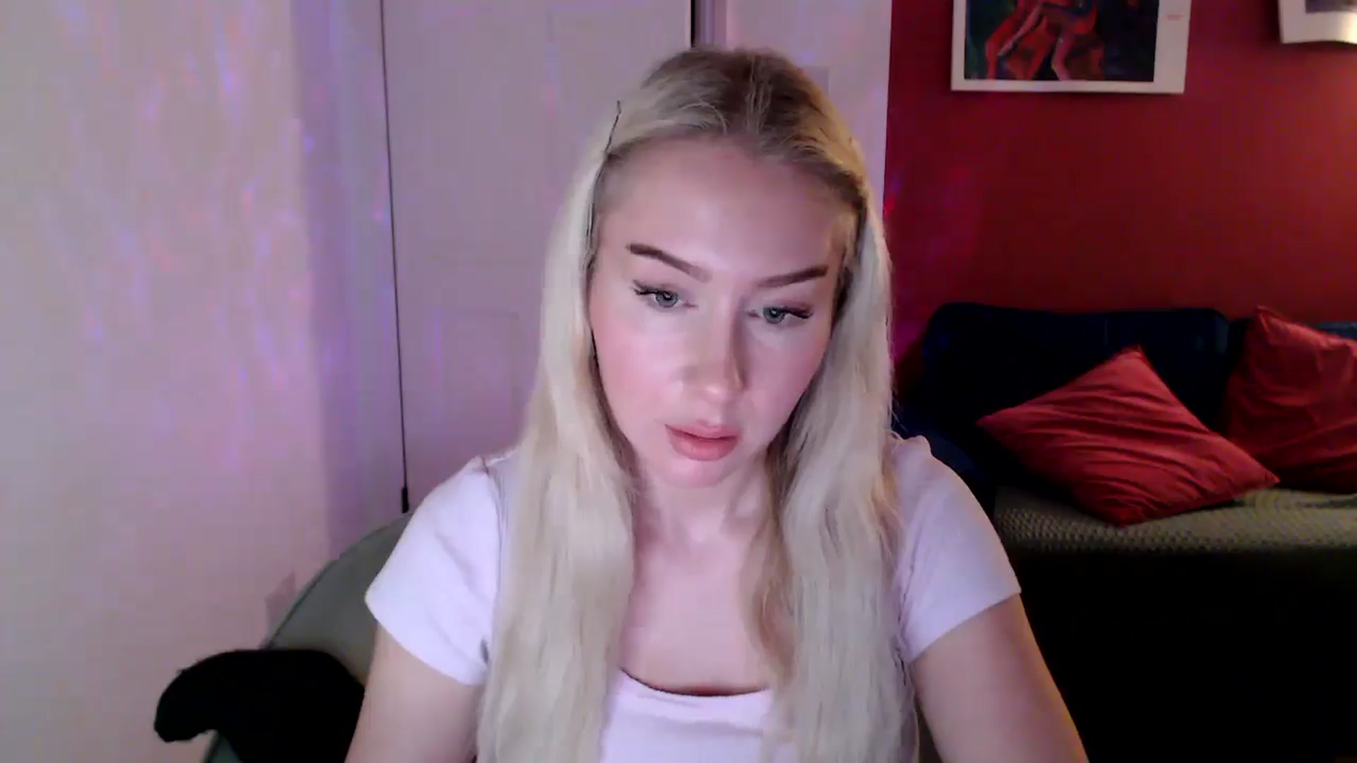 Gallery image thumbnail from PetiteAvax's myfreecams stream on, 10/22/2024, 17:12 image 14 of 20