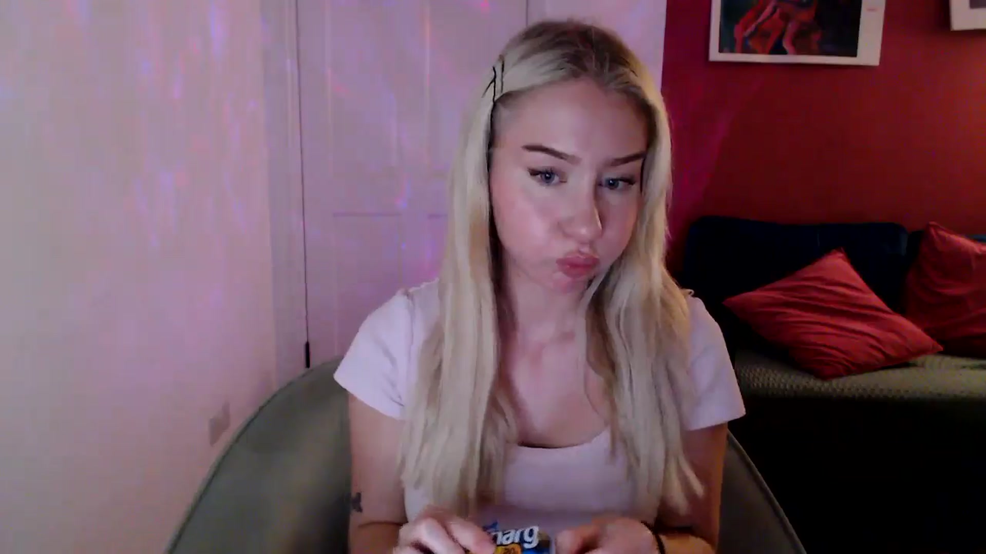 Gallery image thumbnail from PetiteAvax's myfreecams stream on, 10/22/2024, 18:14 image 7 of 20