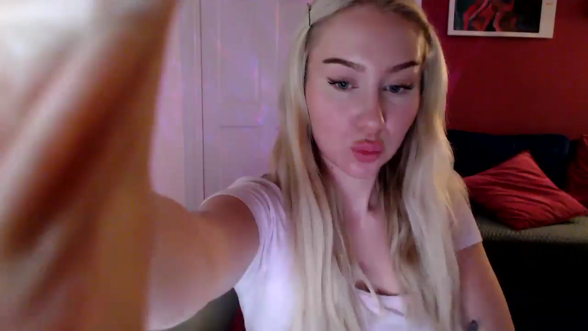 Gallery image thumbnail from PetiteAvax's myfreecams stream on, 10/22/2024, 18:14 image 1 of 20