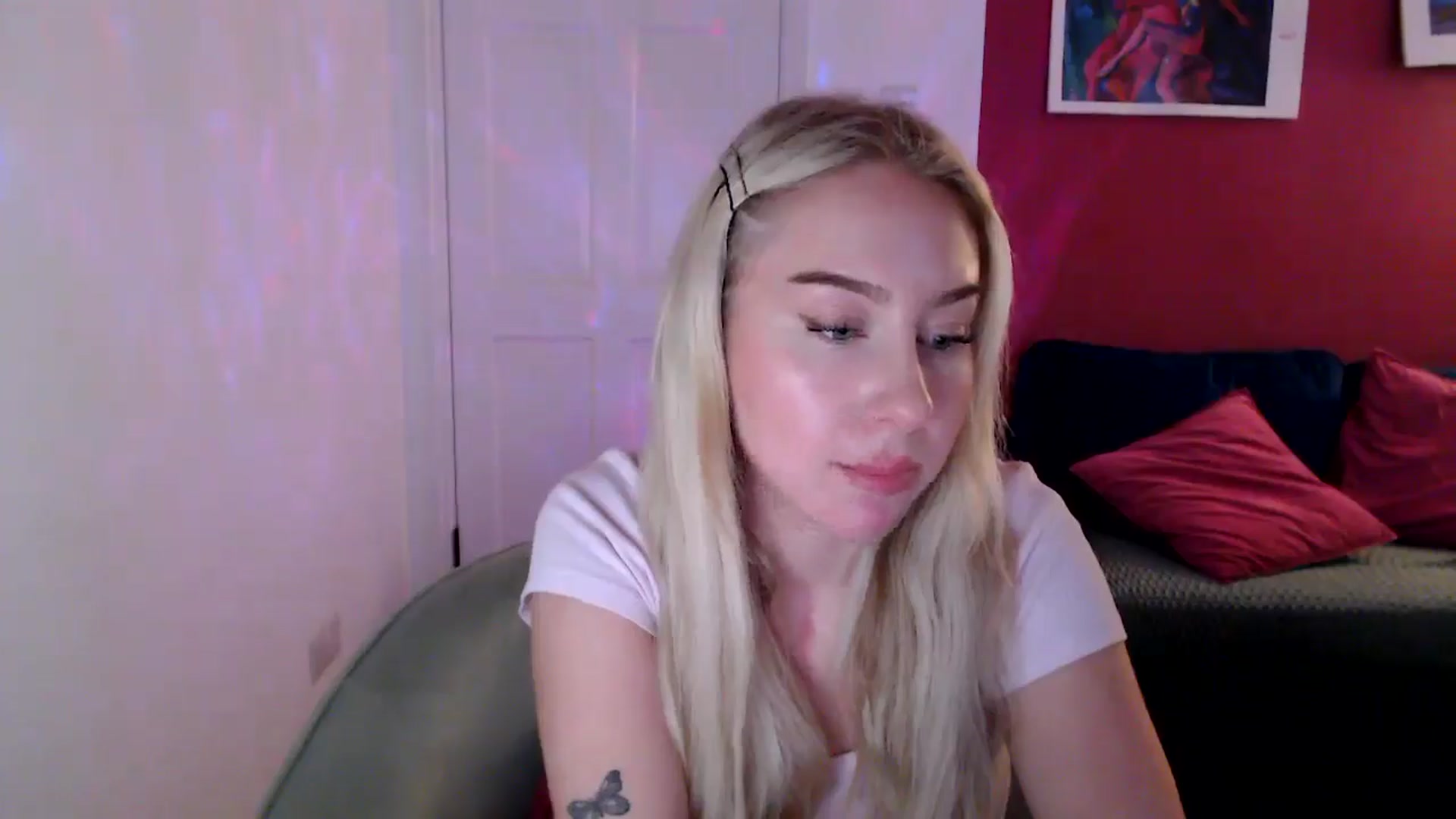 Gallery image thumbnail from PetiteAvax's myfreecams stream on, 10/22/2024, 18:14 image 8 of 20