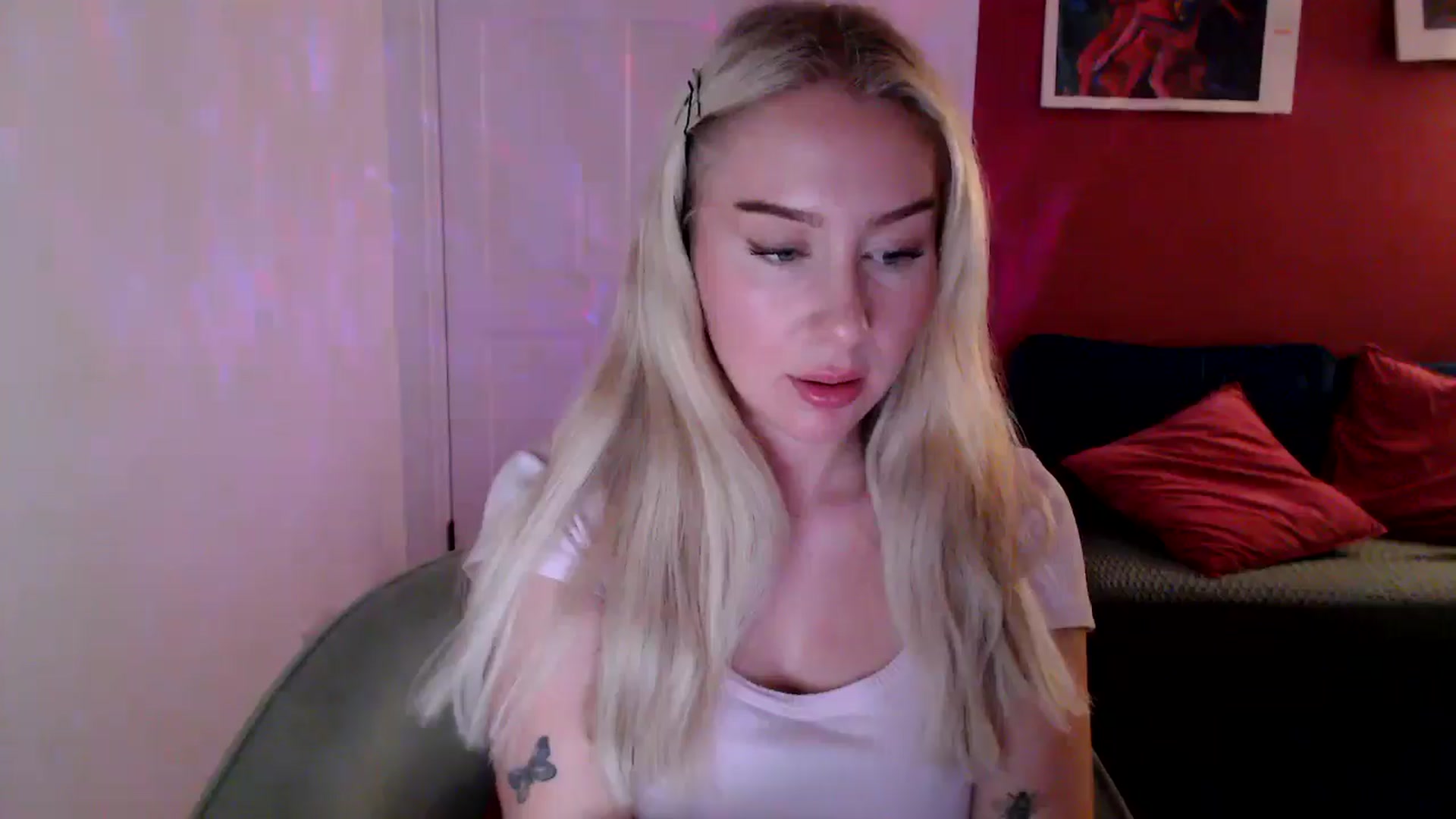 Gallery image thumbnail from PetiteAvax's myfreecams stream on, 10/22/2024, 18:52 image 9 of 20