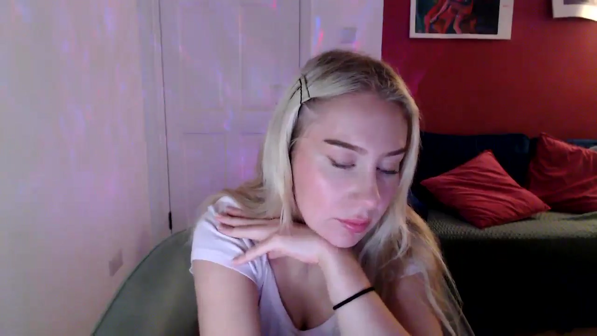Gallery image thumbnail from PetiteAvax's myfreecams stream on, 10/22/2024, 18:52 image 20 of 20
